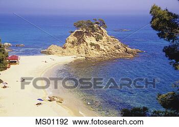 Banco de Imagem - pessoas,   arenoso, 
  praia,   elevado, 
  vista,   boné, 
  roig. fotosearch 
- busca de fotos, 
imagens e clipart