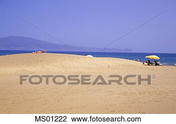 Banco de Imagem - pessoas,  platja, 
 sant,  pere, 
 pescador,  rosas, 
 costa,  brava. 
fotosearch - busca 
de fotos, imagens 
e clipart