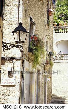 Banco de Imagem - predios,  exterior, 
 girona,  costa, 
 brava,  catalonia, 
 espanha. fotosearch 
- busca de fotos, 
imagens e clipart