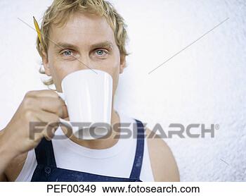 Arquivo Fotográficos - jovem,  artesão. 
fotosearch - busca 
de fotos, imagens 
e clipart