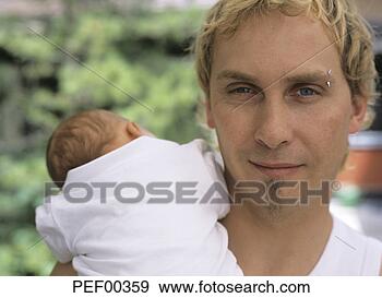 Arquivo Fotográficos - jovem,  pai,  
seu,  bebê. fotosearch 
- busca de fotos, 
imagens e clipart