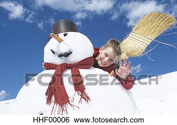 Banco de Imagem - menino,  ficar, 
 atrás de,  boneco 
neve,  cabo vassoura. 
fotosearch - busca 
de fotos, imagens 
e clipart