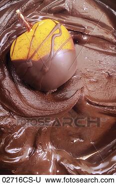 Banco de Imagem - maçapão,  fruta, 
 derretido,  chocolate. 
fotosearch - busca 
de fotos, imagens 
e clipart