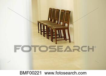 Arquivo de Fotografia - cadeiras,  esperando, 
 sala. fotosearch 
- busca de fotos, 
imagens e clipart