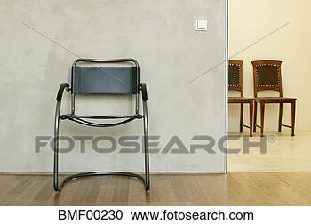 Arquivo de Fotografias - cadeiras,  esperando, 
 sala. fotosearch 
- busca de fotos, 
imagens e clipart