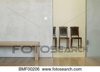 Banco de Imagem - esperando,  sala, 
 banco. fotosearch 
- busca de fotos, 
imagens e clipart