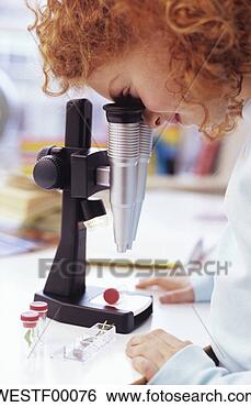 Banco de Imagem - menina,  microscópio. 
fotosearch - busca 
de fotos, imagens 
e clipart