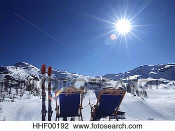 Banco de Imagem - mulher,  relaxante, 
 alpes,  parte 
traseira,  vista. 
fotosearch - busca 
de fotos, imagens 
e clipart