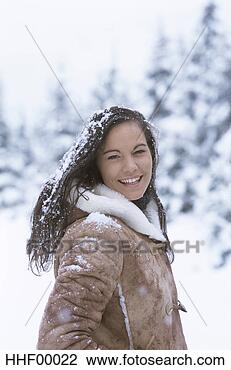 Banco de Imagem - mulher,  neve. 
fotosearch - busca 
de fotos, imagens 
e clipart