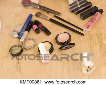 Arquivo de Fotografia - cosméticos,  tabela, 
 close-up. fotosearch 
- busca de fotos, 
imagens e clipart