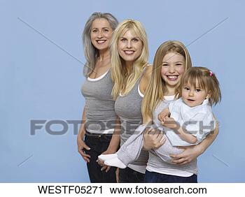 Arquivo de Fotografia - sênior,  mulher, 
 filha,  grandioso, 
 crianças,  retrato. 
fotosearch - busca 
de fotos, imagens 
e clipart