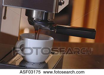 Banco de Imagem - espresso,  máquina, 
 assalte,  close-up. 
fotosearch - busca 
de fotos, imagens 
e clipart