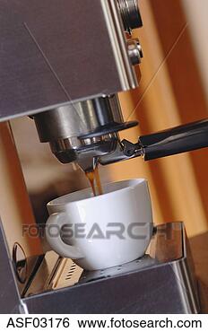 Banco de Imagem - espresso,  máquina, 
 assalte,  close-up. 
fotosearch - busca 
de fotos, imagens 
e clipart