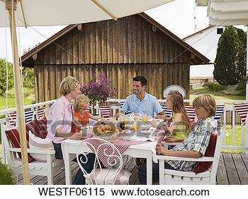 Banco de Imagem - família,  pequeno 
almoço,  tabela. 
fotosearch - busca 
de fotos, imagens 
e clipart