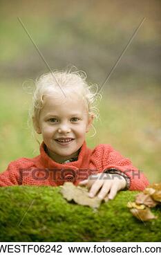 Banco de Imagem - alemanha,  baden-württemberg, 
 swabian,  montanhas, 
 loiro,  menina. 
fotosearch - busca 
de fotos, imagens 
e clipart