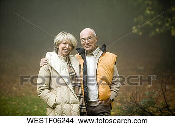 Banco de Imagem - alemanha,  baden-württemberg, 
 swabian,  montanhas, 
 sênior,  par. 
fotosearch - busca 
de fotos, imagens 
e clipart