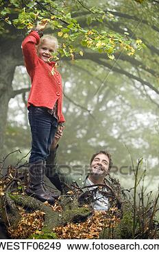 Arquivo Fotográficos - alemanha,   baden-württemberg, 
  swabian,   montanhas, 
  pai. fotosearch 
- busca de fotos, 
imagens e clipart