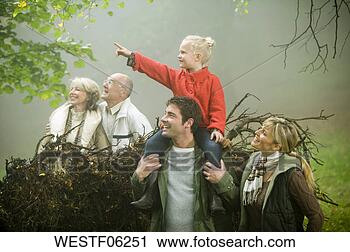 Arquivo de Fotografia - alemanha,  baden-württemberg, 
 swabian,  montanhas, 
 família,  andar. 
fotosearch - busca 
de fotos, imagens 
e clipart
