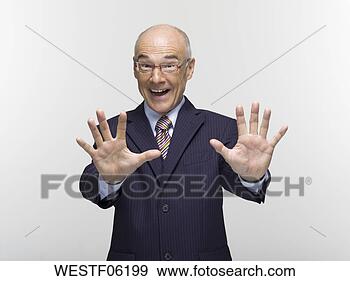 Arquivo Fotográficos - homem negócios, 
 fazer,  mão, 
 gesto,  retrato. 
fotosearch - busca 
de fotos, imagens 
e clipart
