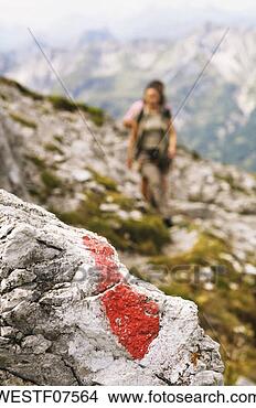 Banco de Imagem - áustria,  salzburger, 
 terra,  mulher, 
 hiking,  ao longo, 
 rastro. fotosearch 
- busca de fotos, 
imagens e clipart