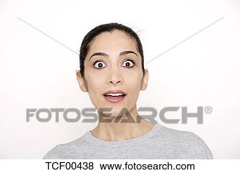 Banco de Imagem - jovem,  mulher, 
 boca,  abertos, 
 retrato. fotosearch 
- busca de fotos, 
imagens e clipart