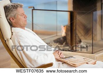 Banco de Imagem - bathrobe,  olhos, 
 fechado,  dormir, 
 retrato. fotosearch 
- busca de fotos, 
imagens e clipart