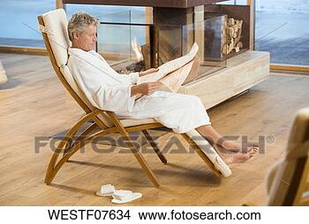 Banco de Imagem - bathrobe. fotosearch 
- busca de fotos, 
imagens e clipart