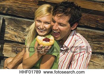 Arquivo Fotográficos - áustria,  salzburger, 
 terra,  par, 
 tendo,  pequeno 
almoço. fotosearch 
- busca de fotos, 
imagens e clipart