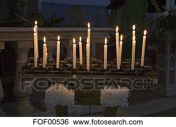 Banco de Imagem - itália,  tuscany, 
 iluminado,  velas, 
 igreja. fotosearch 
- busca de fotos, 
imagens e clipart