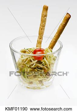 Arquivo de Fotografias - carne,  coquetel, 
 tomate,  arroz, 
 noodles,  vidro. 
fotosearch - busca 
de fotos, imagens 
e clipart