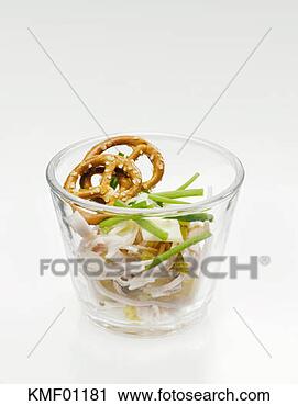 Arquivo de Fotografia - linguiça,  salada, 
 salgado,  pretzel, 
 vidro. fotosearch 
- busca de fotos, 
imagens e clipart