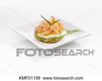 Arquivo Fotográficos - sanduíche,  salmão, 
 tatar,  pepino, 
 fatias. fotosearch 
- busca de fotos, 
imagens e clipart