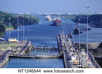 Stock Photo - ships in the panama 
canal. fotosearch 
- search stock 
photos, pictures, 
images, and photo 
clipart