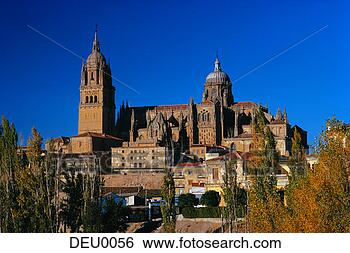 Stock Photo - exterior of segovia 
cathedral. fotosearch 
- search stock 
photos, pictures, 
images, and photo 
clipart