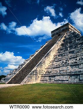 Stock Photography - latin america, 
 chichen-itza, 
 kukulkan,  el 
castillo,  doorstep. 
fotosearch - search 
stock photos, 
pictures, images, 
and photo clipart
