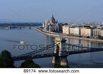 Stock Photo - chain bridge, 
budapest. fotosearch 
- search stock 
photos, pictures, 
images, and photo 
clipart