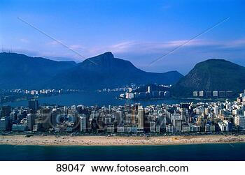 Picture - ipanema beach, 
rio de janeiro, 
brazil. fotosearch 
- search stock 
photos, pictures, 
images, and photo 
clipart