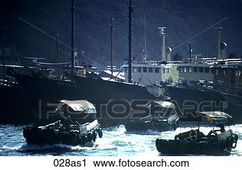 Stock Photography - boats in the harbour 
aberdeen hong 
kong. fotosearch 
- search stock 
photos, pictures, 
images, and photo 
clipart
