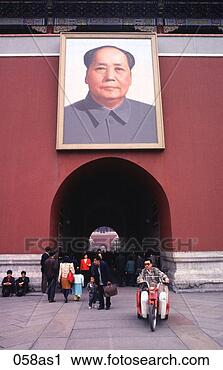 Stock Photography - portrait of chairman 
mao outside the 
forbidden city 
beijing china. 
fotosearch - search 
stock photos, 
pictures, images, 
and photo clipart