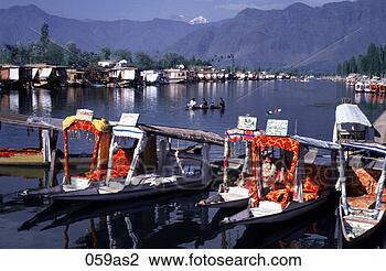 Stock Photo - boats on lake 
dal srinagar kashmir 
india asia. fotosearch 
- search stock 
photos, pictures, 
images, and photo 
clipart