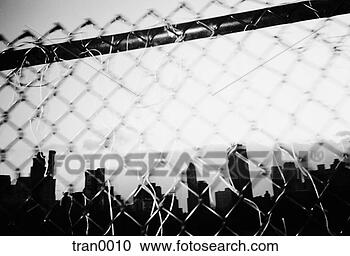 Arquivo de Fotografias - barreira,  black&white, 
 borrão,  obscurecido, 
 edifícios,  corrente. 
fotosearch - busca 
de fotos, imagens 
e clipart