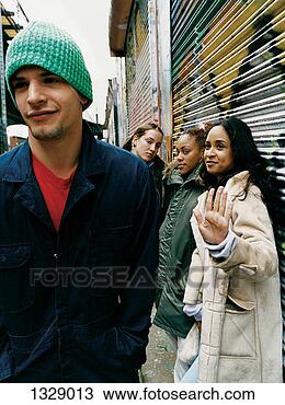 group-teenage-girls_~1329013.jpg