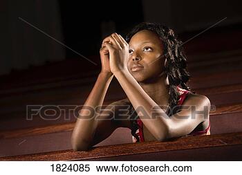 girl-praying_~1824085.jpg