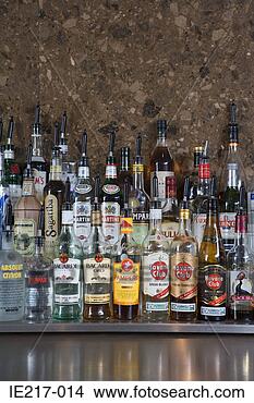 https://comps.fotosearch.com/comp/IMR/IMR389/butelki-alkohol_~IE217-014.jpg