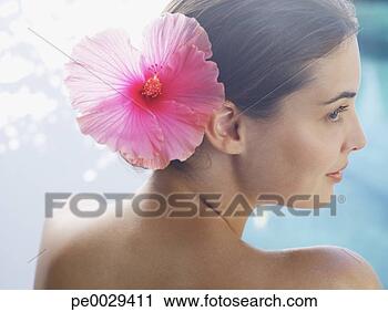 woman-flower-her_%7Epe0029411.jpg