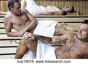 https://comps.fotosearch.com/comp/UPC/UPC129/mezczyzni-odprezajac-sauna_~hcp19019.jpg